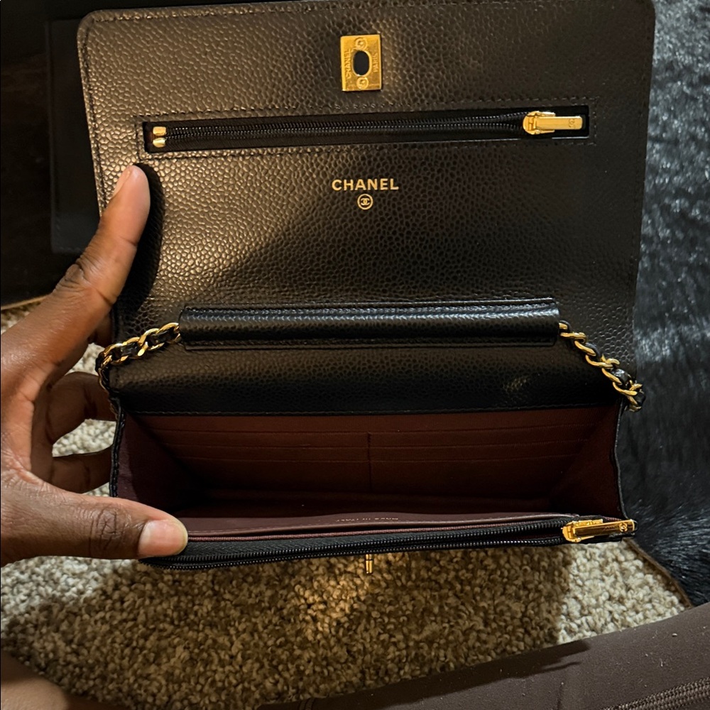CHANEL Black Quilted Leather Crossbody Wallet with Gold Chain - Picture 5 of 8